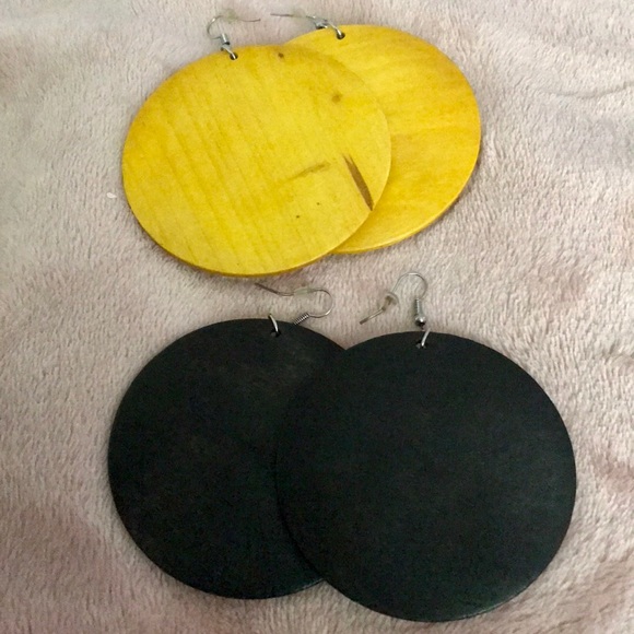 🆕 African Wooden Hoop Earrings - Picture 3 of 3